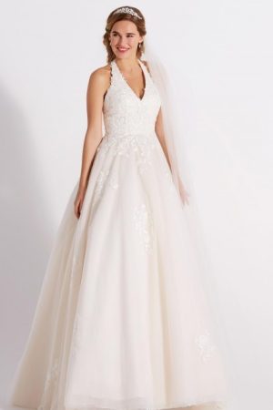 robe de mariée coupe princesse, style romantique, tendnace 2021 dentelle perlée et tulle