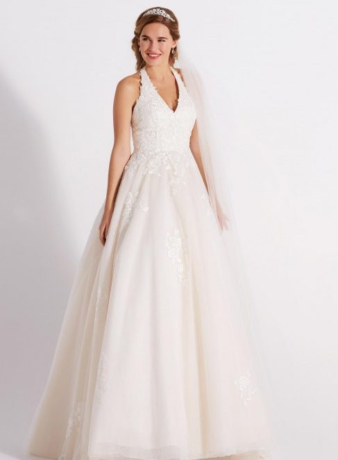 collection lilly modèle 08-4107 robe de mariée coupe princesse, style romantique, tendnace 2021 dentelle perlée et tulle