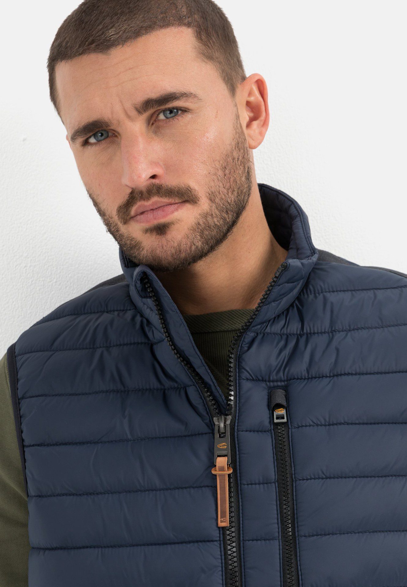 b6ae4c31a77d48e0afd48ee84f81e337_1920x1920 doudoune sans manches