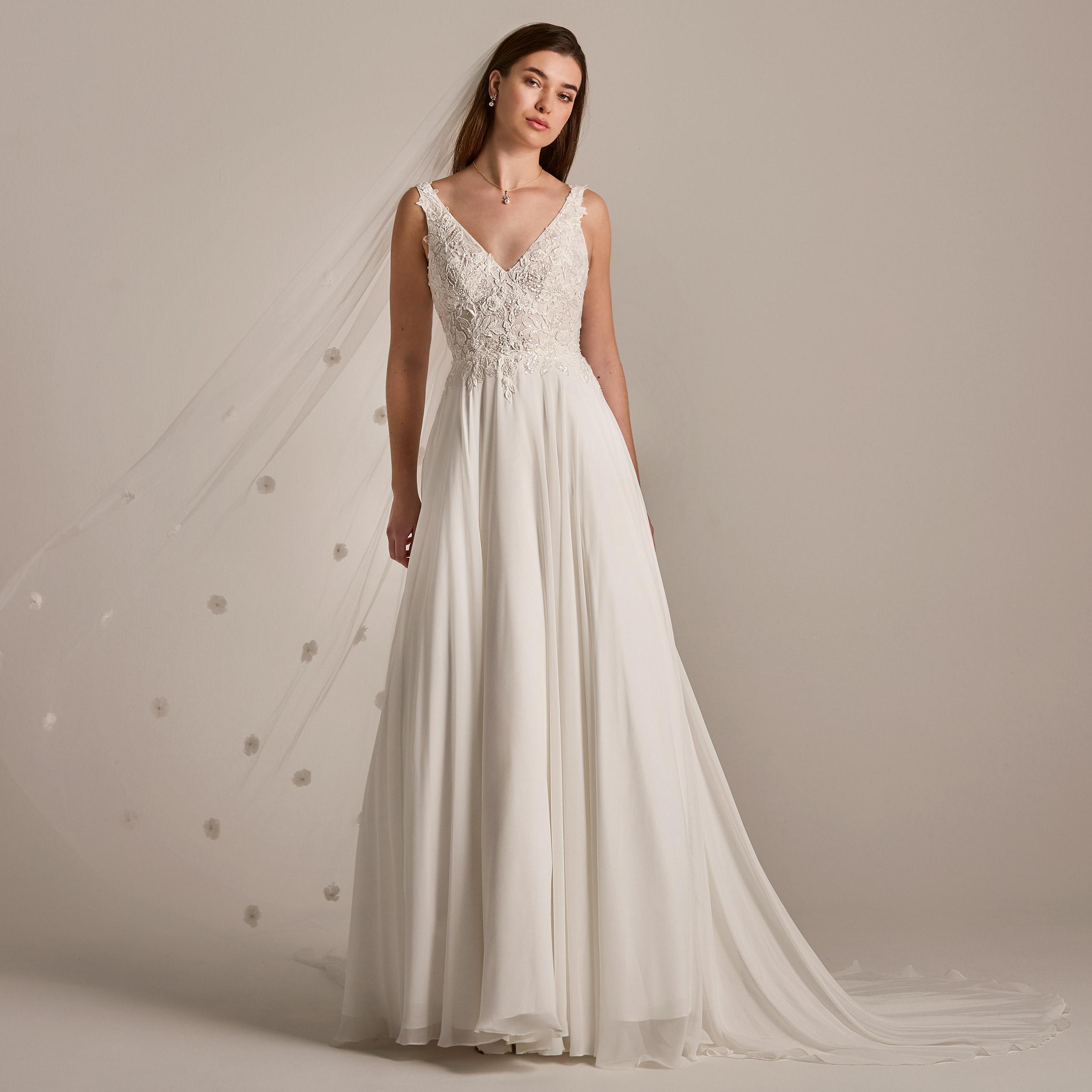 Robe de mariée 08-4700 collection Lilly