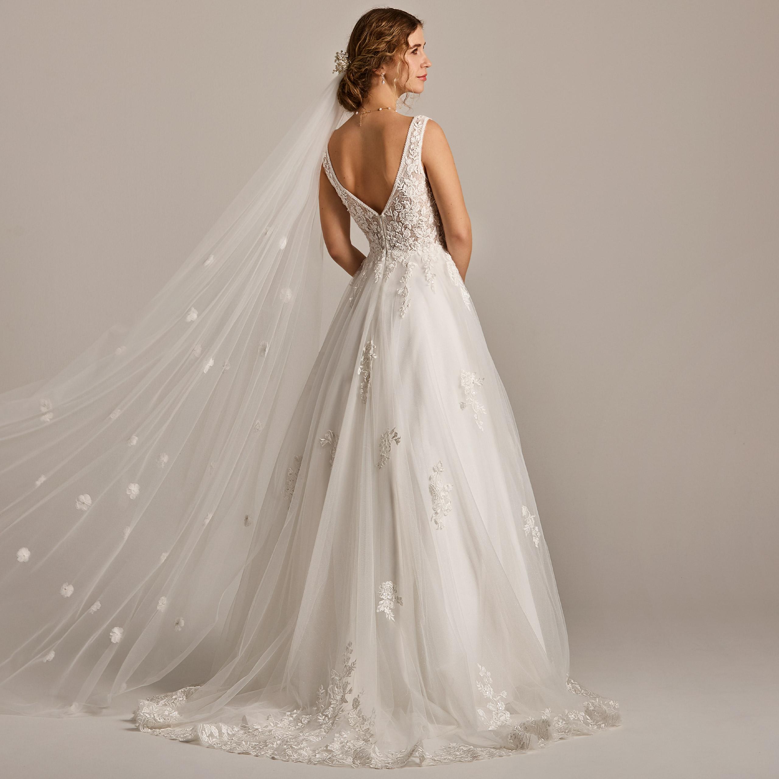 Robe de mariée 08-4710 collection Lilly