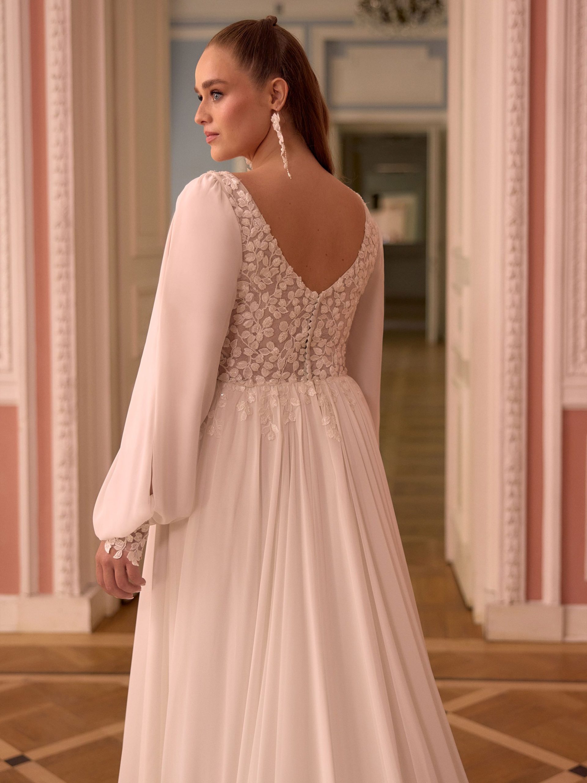 Robe de mariée SUNAN collection Bianco Evento