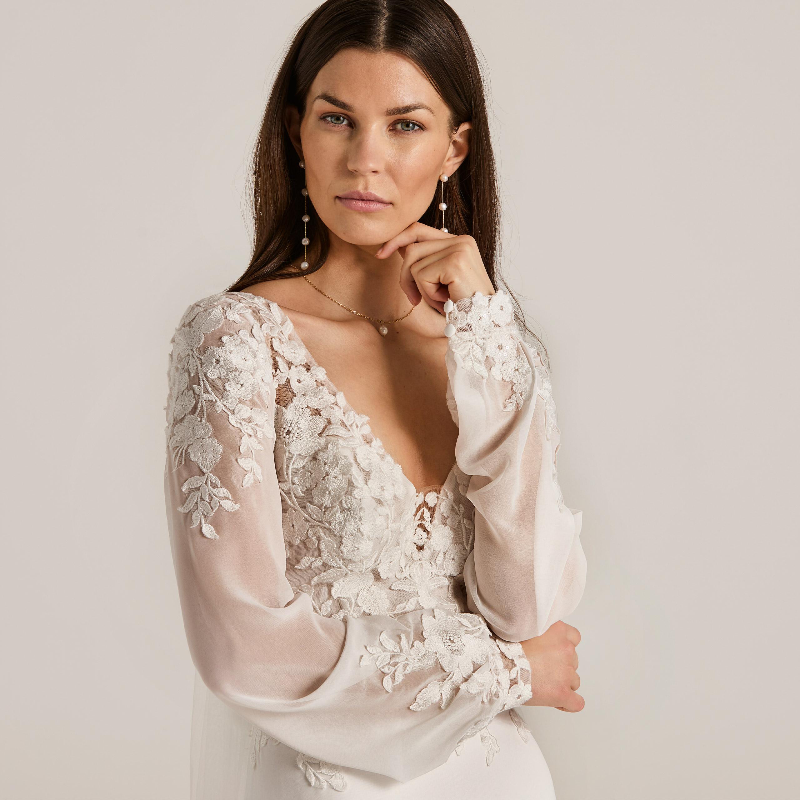 Robe de mariée 08-4703 collection Lilly