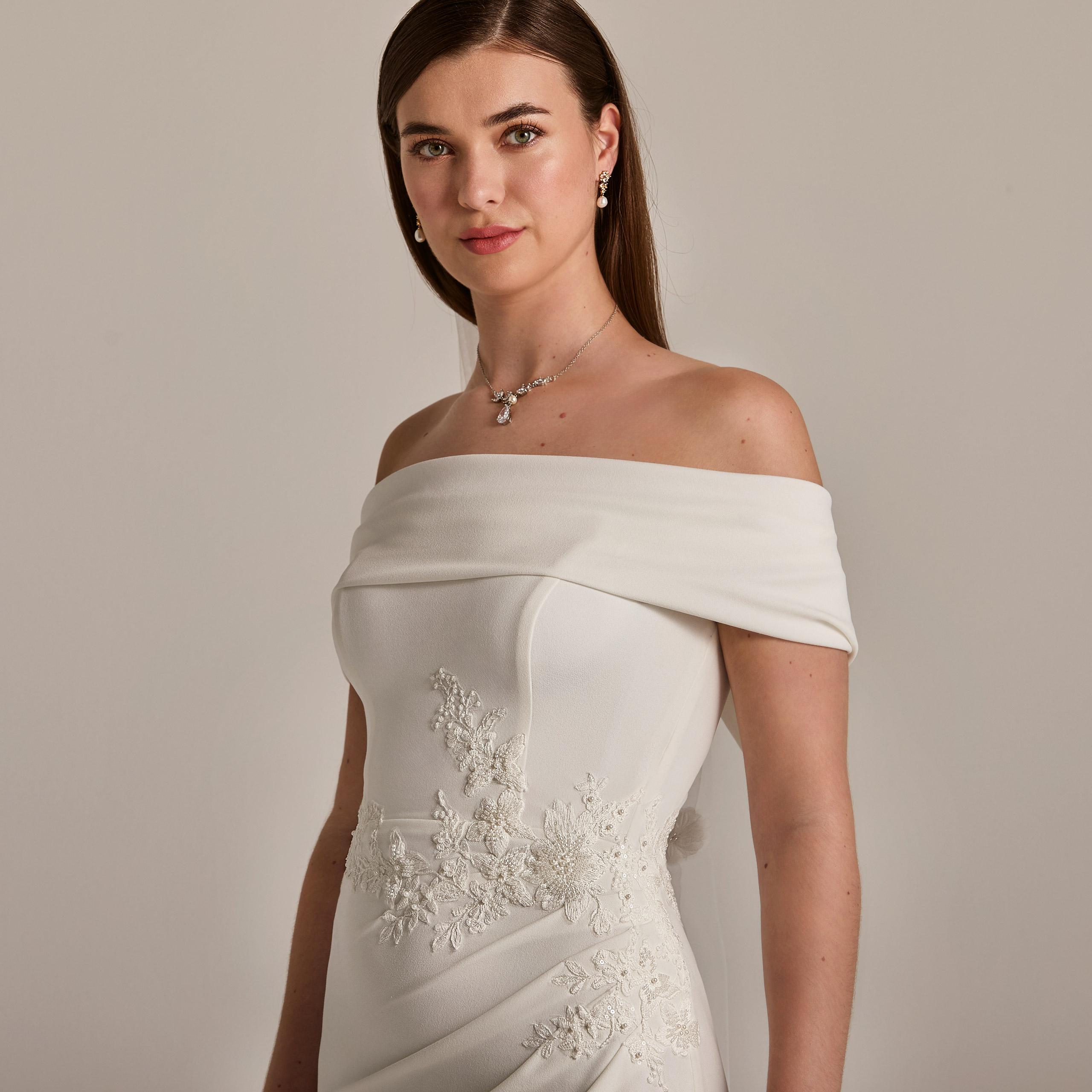 Robe de mariée 08-4718 collection Lilly