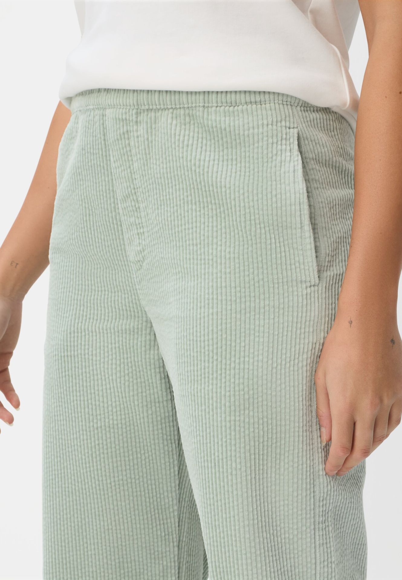 Pantalon velours côtelé Camel Active 377590 8R53 Ceinture élastique avec cordon de serrage Poches italiennes, poches plaquées derrière  Coupe large 
