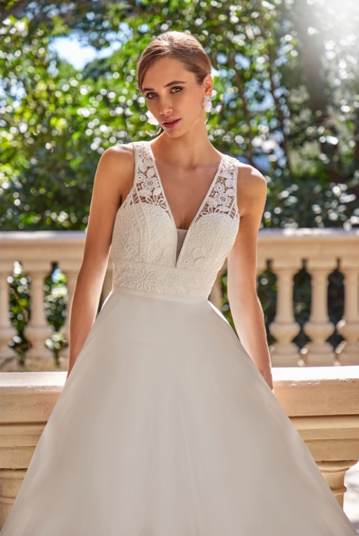 Robe de mariée RO715H collection Créatif Paris